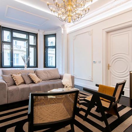 Antique Glam Apartment In Old Town Praga Zewnętrze zdjęcie