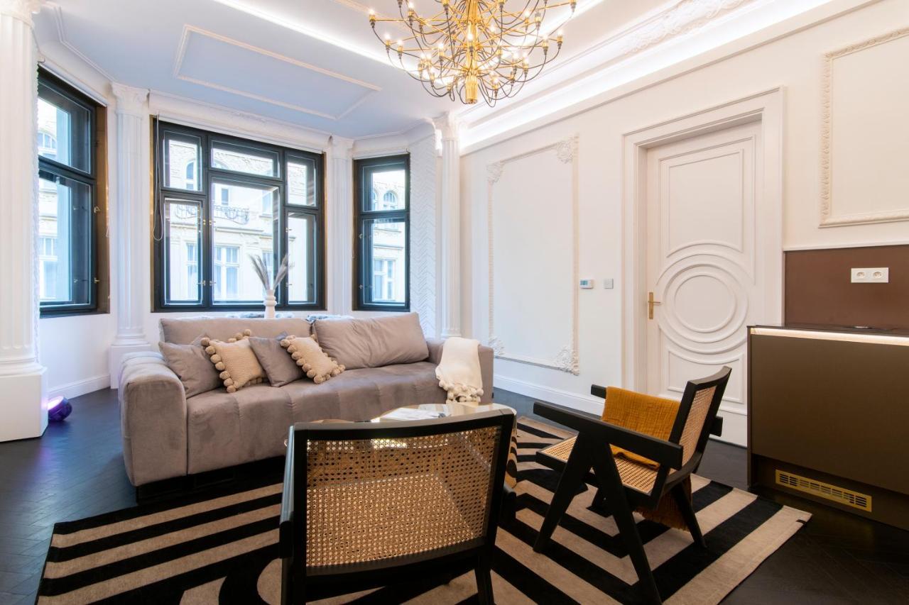Antique Glam Apartment In Old Town Praga Zewnętrze zdjęcie