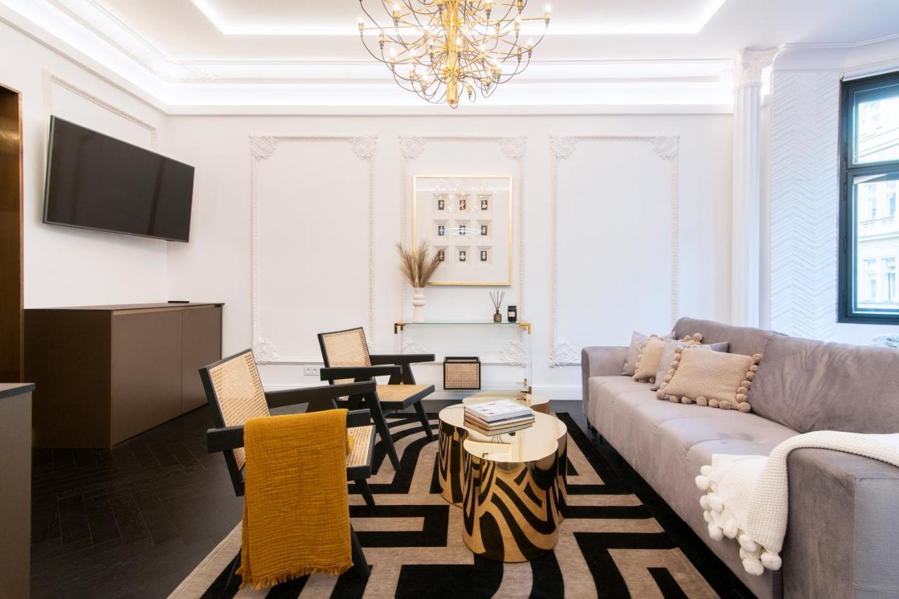 Antique Glam Apartment In Old Town Praga Zewnętrze zdjęcie