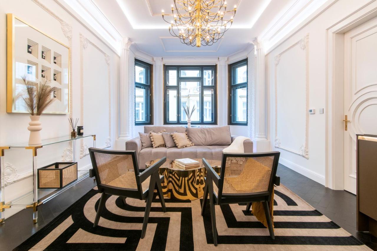 Antique Glam Apartment In Old Town Praga Zewnętrze zdjęcie